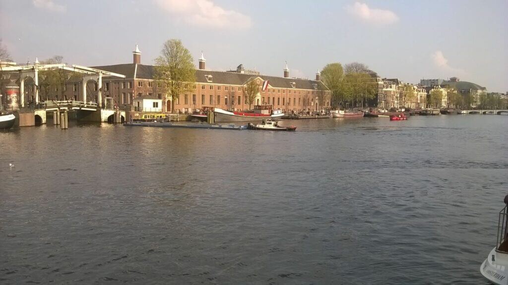 Amsterdam vom Wasser aus
