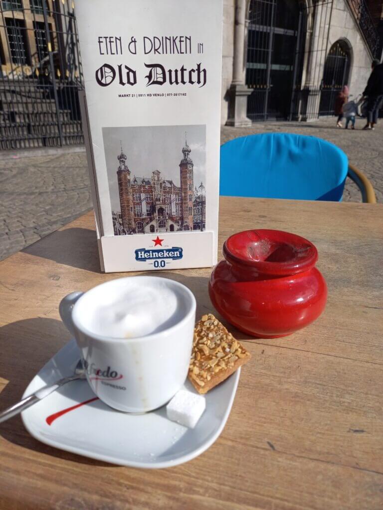 Cappuccino am Marktplatz in Venlo