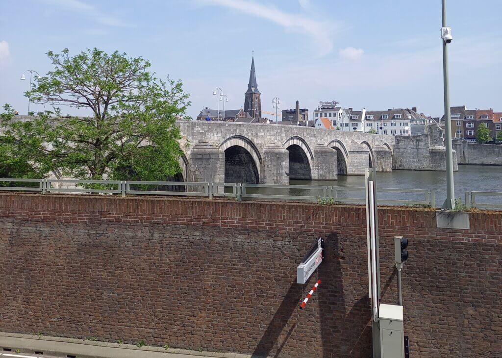 die steinere Brücke in Maastricht