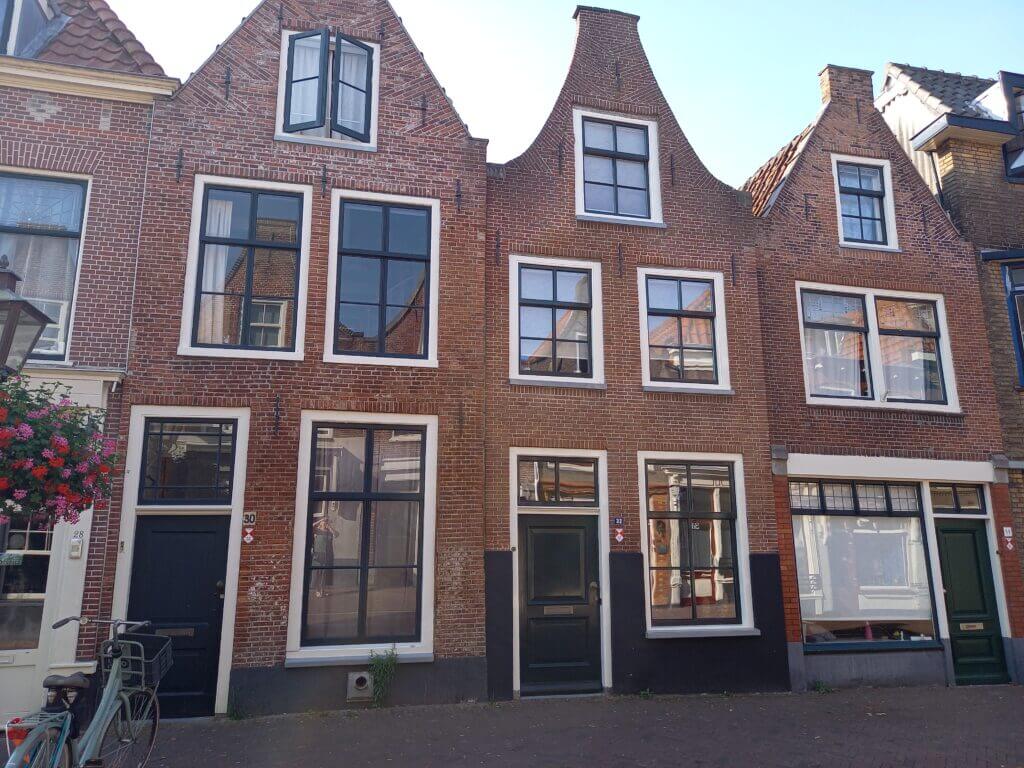 typisch niederländische Häuserfront