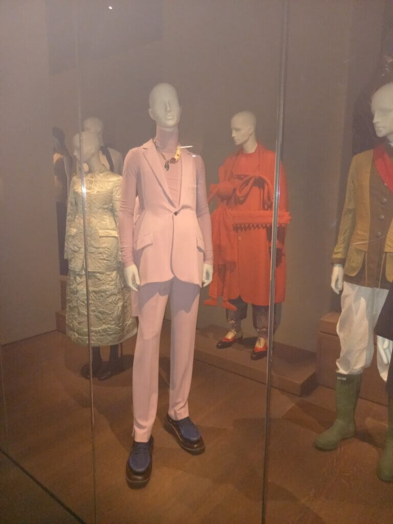 Designermode im Modemuseum