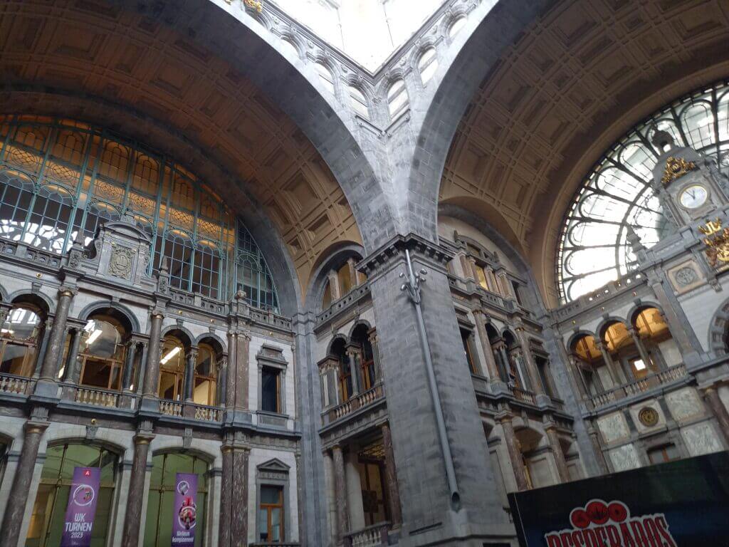 prachtvolle Architektur Bahnhof Antwerpen