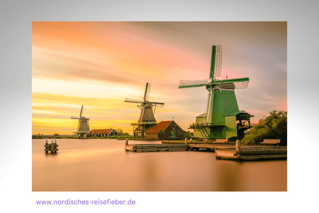 Niederlande Auswandern Windmühlen am Fluss