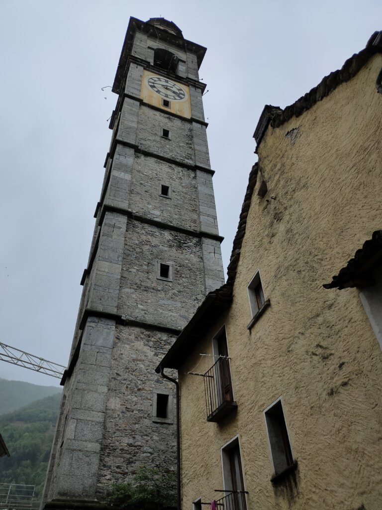 Centovalli Kirchturm Intragna